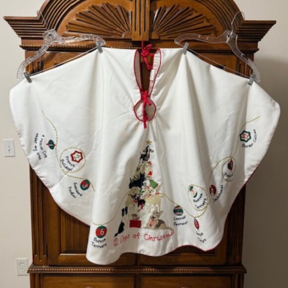 Sleigh Hill Trading Co. 12 Dogs of Christmas Tree Skirt 54" Holiday - Picture 1 of 9